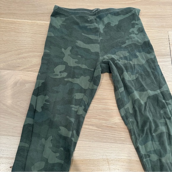 OLD NAVY Kids Sz XL (14) GREEN CAMO LEGGINGS - Picture 2 of 3
